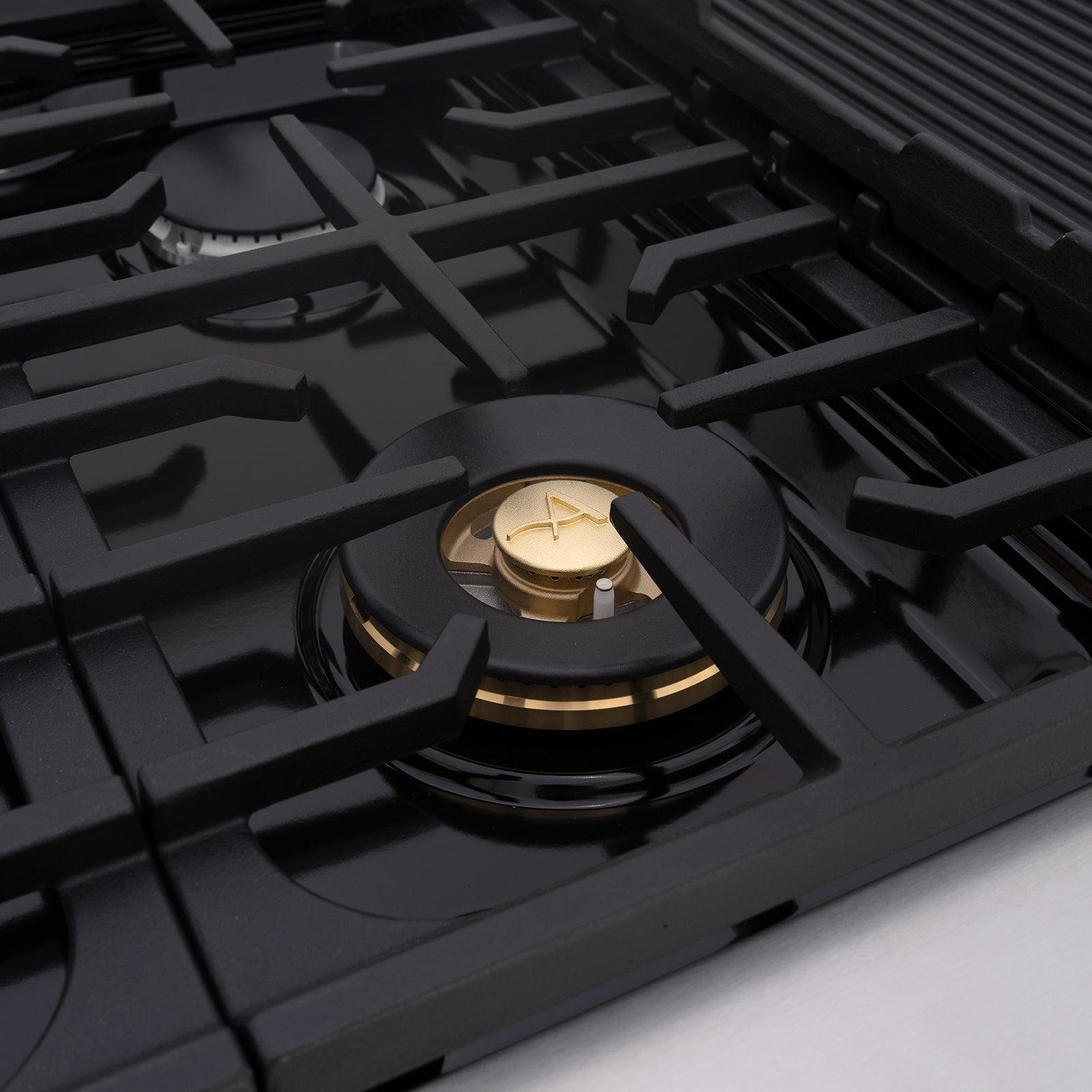 48" Freestanding Custom Gas Range with 8 Sealed Burners Cooktop, Rapid Convection Oven, Natural Gas/LP Convertible